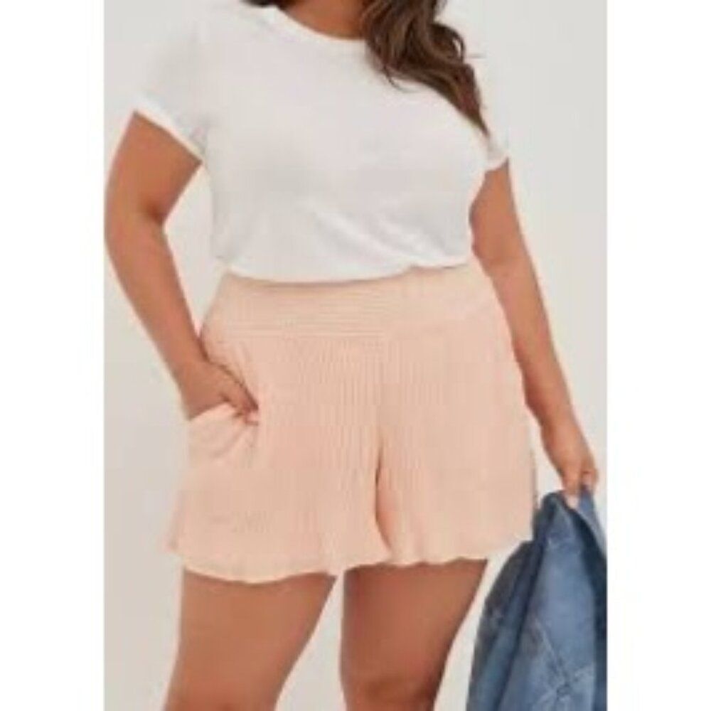 Torrid 5 Inch Textured Gauze High Rise Short Multi Peach Size  1X‎ 14-16